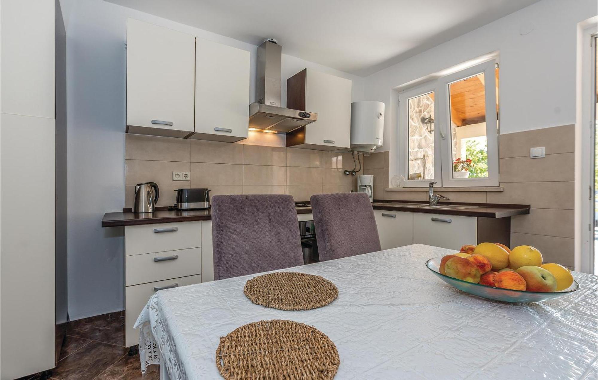Lovely Home In Sibenik-Brodarica With Kitchen Donje Polje Bagian luar foto